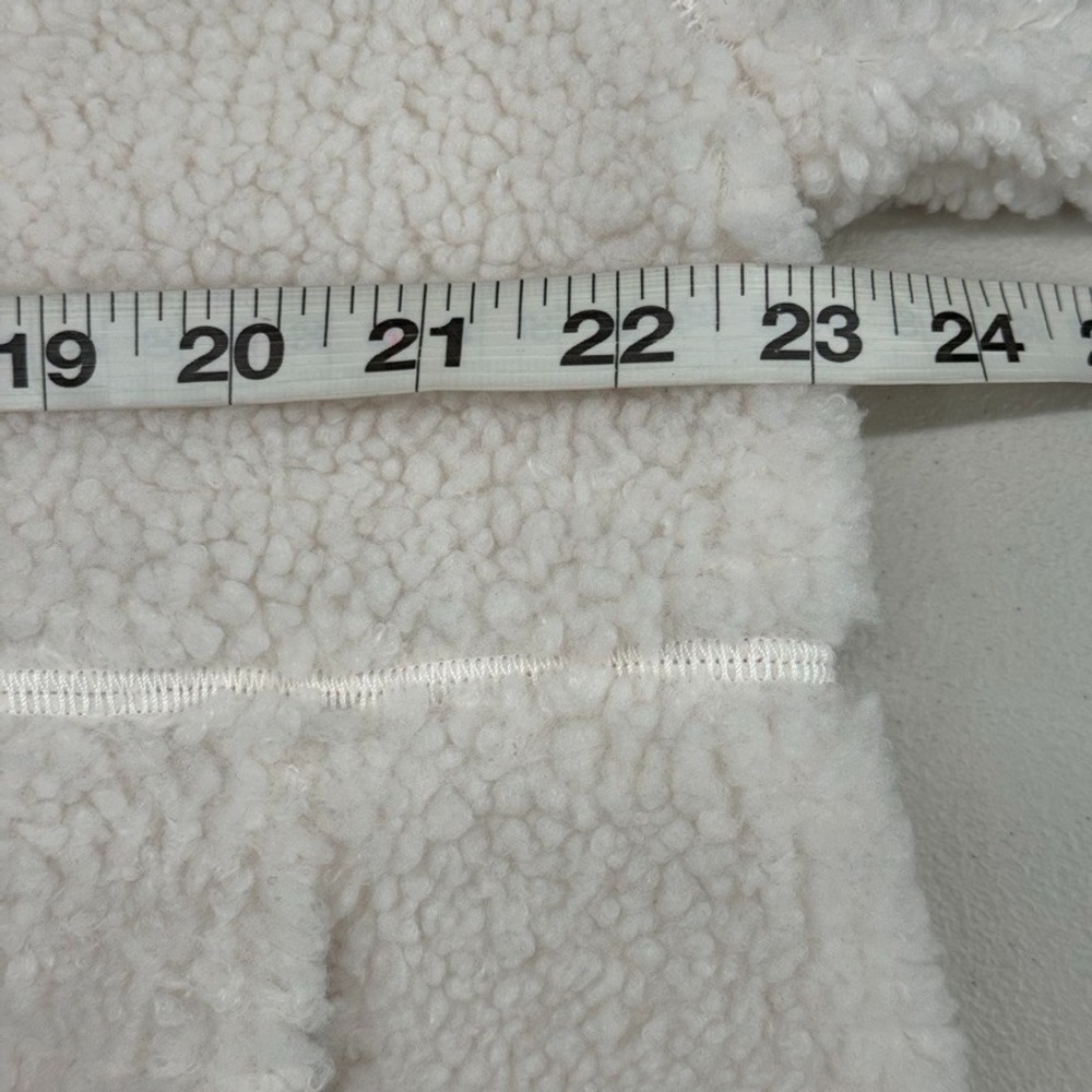 Vuori Lou Full Zip Jacket White Marshmallow Color Cozy Chic Fleece Sherpa M NEW - Picture 14 of 15